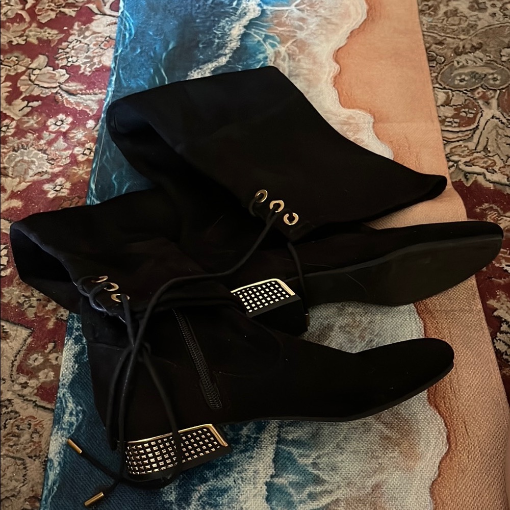 Elegant Black Ankle Boots with Gold Accents 6M